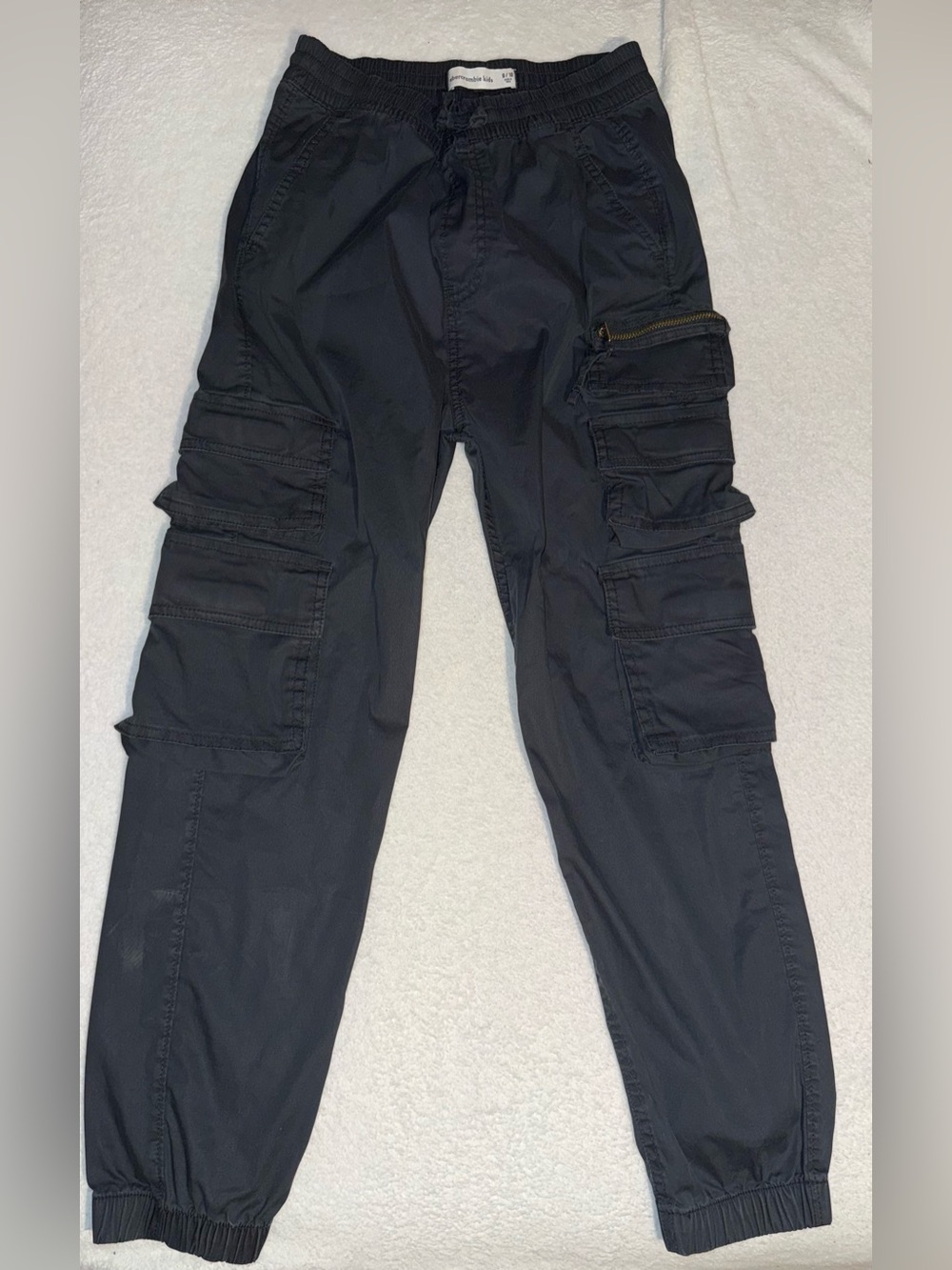 Abercrombie kids relaxed cargo pants with cuffed jogger bottoms, size 9/10
